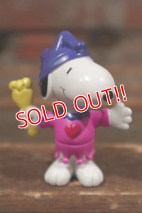 ct-210401-54 Snoopy / Whitman's 2002 PVC "Gypsy"