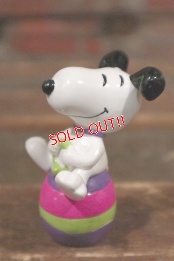 画像2: ct-210401-54 Snoopy / Whitman's 2001 PVC "Easter Egg Hopping"