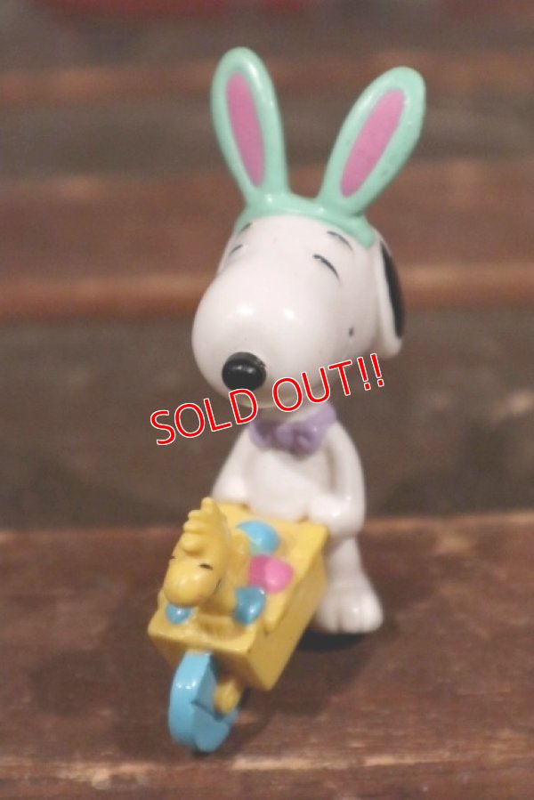 画像2: ct-210401-54 Snoopy / Whitman's 1997 PVC "Easter Bunny Cart (Green ear)"