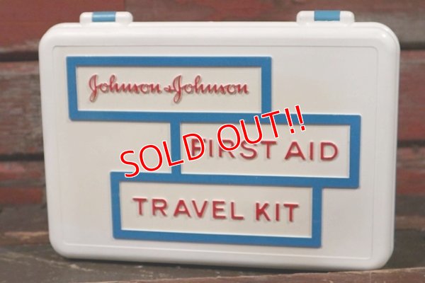 画像1: dp-210401-79 Johnson & Johnson / Compact FIRST AID TRAVEL KIT Box