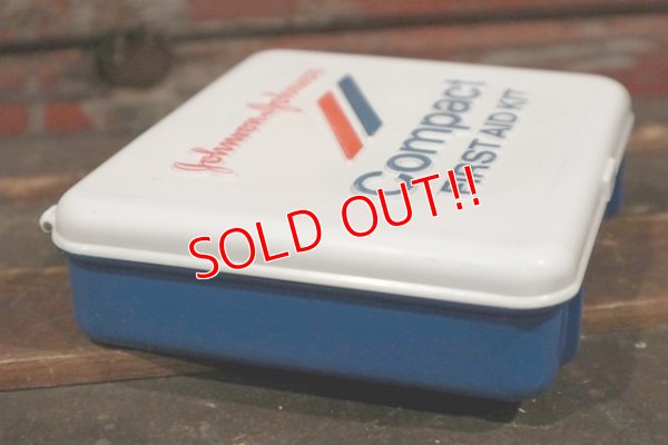 画像5: dp-210401-78 Johnson & Johnson / Compact FIRST AID KIT Box