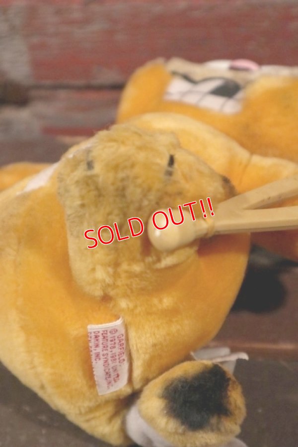 画像8: ct-210501-19 Garfield / DAKIN 1980's Plush Doll "Crutch"