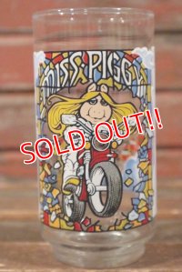 gs-210501-10 Muppets / McDonald's 1981 "The Great Muppet Caper!" Miss Piggy Glass