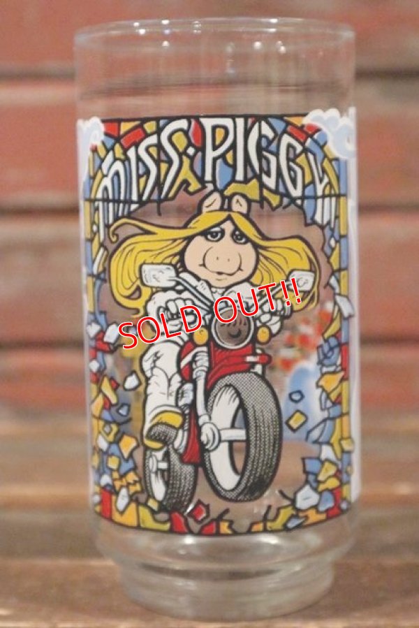 画像1: gs-210501-10 Muppets / McDonald's 1981 "The Great Muppet Caper!" Miss Piggy Glass