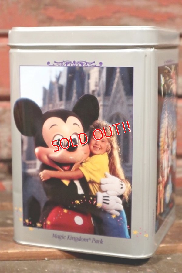 画像1: ct-210401-62 Walt Disney World 25the Anniversary / Nestle 1996 Tin Cookie Can