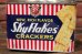 画像2: dp-210501-04 San Biscuits Inc. / 1980's〜Sky Flakes Crackers Tin Can (2)