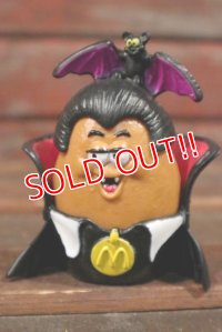 ct-210501-51 McDonald's / 1993 McNUGGET BUDDIES "Halloween McNuggula"