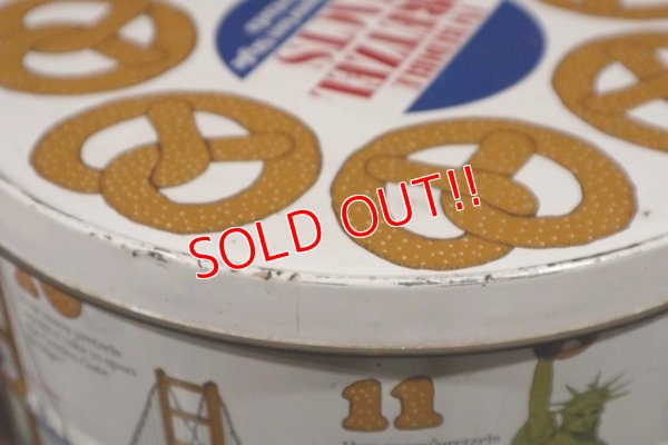 画像11: dp-210501-37 INCREDIBLE PRETZLE FACTS / Vintage Tin Can