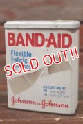 dp-210501-32 Johnson & Johnson BAND-AID / Vintage Tin Can