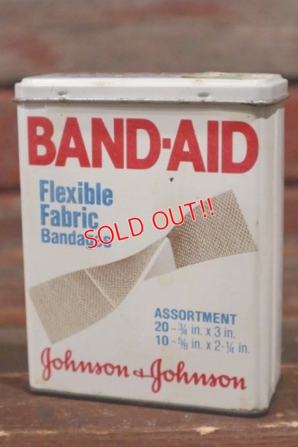 画像1: dp-210501-32 Johnson & Johnson BAND-AID / Vintage Tin Can