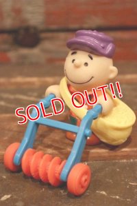 ct-140909-22 PEANUTS / McDonald's 1990 Meal Toy "Charlie Brown's Seed Bag 'N' Tiller"