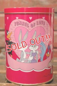 ct-210701-45 Looney Tunes / 1990's BRACH'S Tin Can