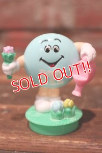 ct-210701-113 m&m's / Candy Container Tops Figure