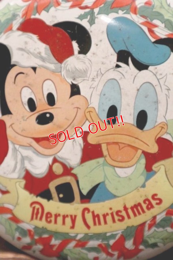 画像2: ct-210701-38 Walt Disney's / 1970's Merry Christmas Collectors Edition Volume IV Tin Can
