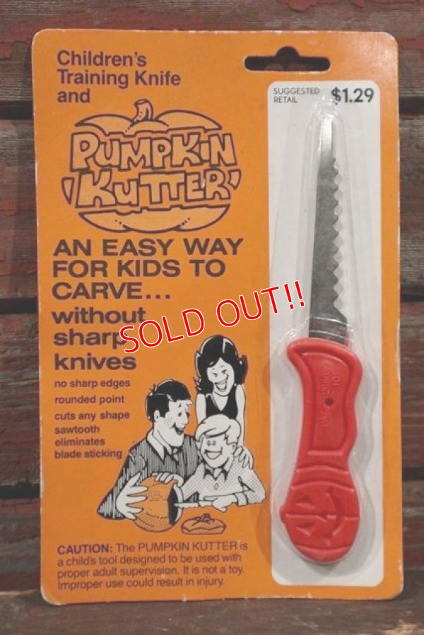 画像1: dp-210401-105 Vintage Children Training Knife and Pumpkin Kutter