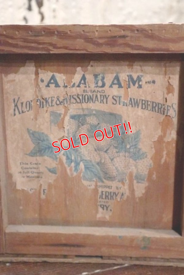 画像2: dp-210601-12 ALABAMA BLAND Strawberries / Vintage Wood Box