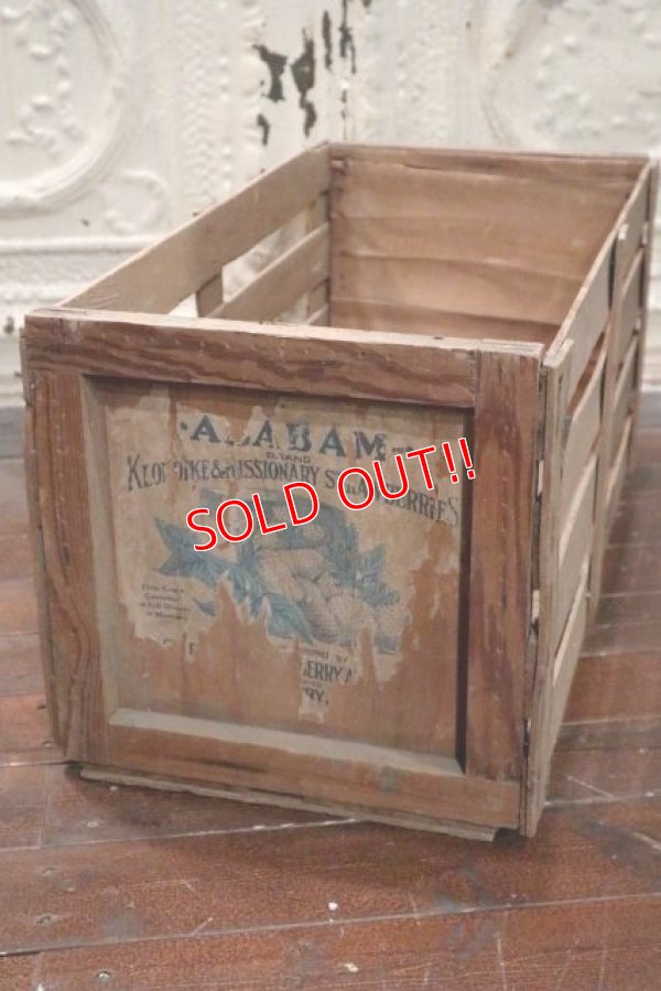 画像1: dp-210601-12 ALABAMA BLAND Strawberries / Vintage Wood Box