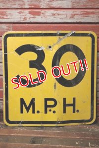 dp-210801-34 Road Sign / 30 M.P.H