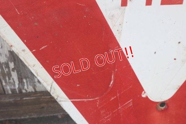 画像6: dp-210801-34 Road Sign "YIELD"