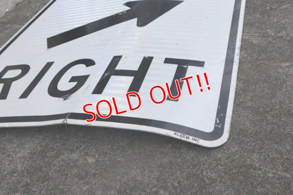 画像7: dp-210801-34 Road Sign "KEEP RIGHT"