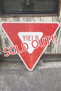 dp-210801-34 Road Sign "YIELD"