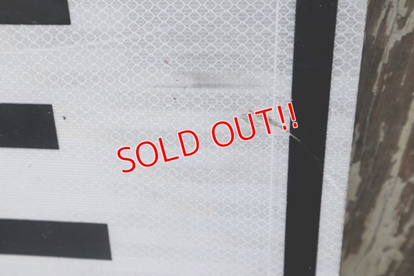 画像6: dp-210801-34 Road Sign "ONE WAY →"