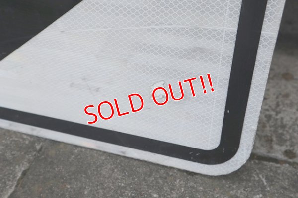 画像5: dp-210801-34 Road Sign "ONE WAY →"