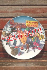 ct-211001-66 McDonald's / 2001 Collectors Plate "Happy Holidays"