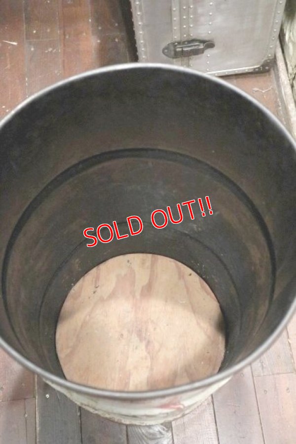 画像8: dp-211110-57 Mobil / 1960's〜 16 U.S.GALLONS Oil Can