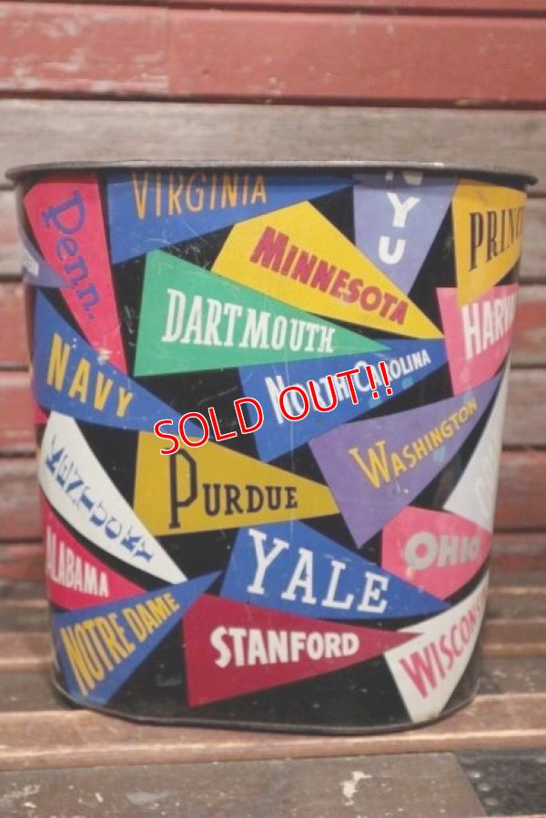 画像2: dp-211210-23 1950's-1960's College Pennant Trash Can