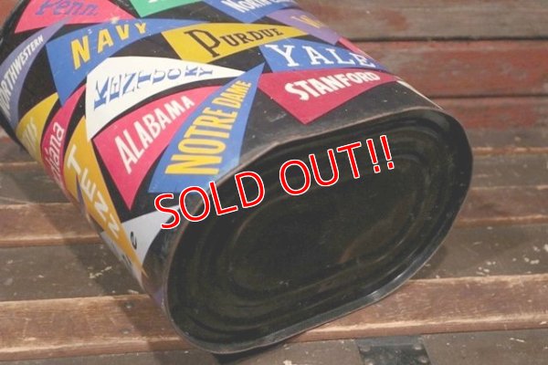 画像9: dp-211210-23 1950's-1960's College Pennant Trash Can