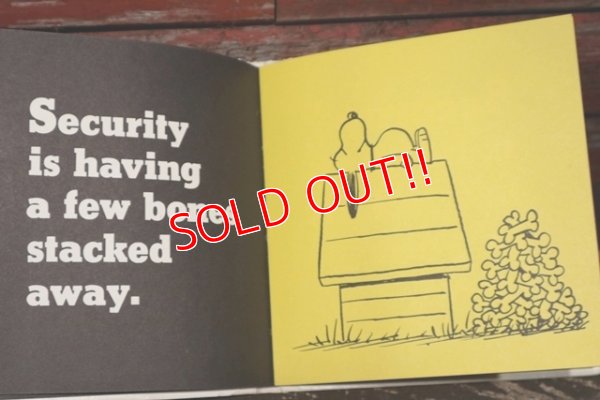 画像4: ct-211201-108 PEANUTS / SECURITY IS A THUMB AND A BLANKET 1970's Book
