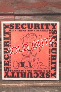 ct-211201-108 PEANUTS / SECURITY IS A THUMB AND A BLANKET 1970's Book