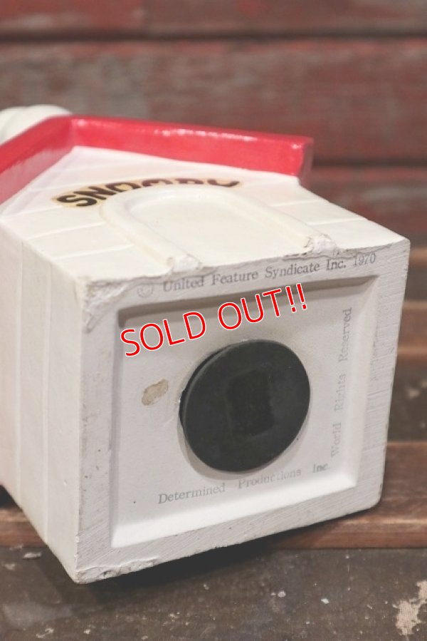 画像8: ct-220201-18 Snoopy / Determined 1970's Coin Bank "Snoopy House"