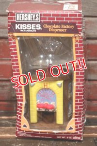 ct-220301-25 HERSHEY'S / KISSES MILK CHOCOLATE 1993 Chocolate Factory Dispenser