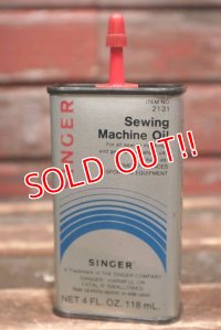 dp-220301-56 Singer / Vintage Sewing Machine Handy Oil Can