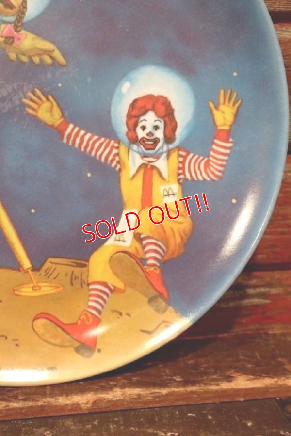 画像2: ct-220301-05 McDonald's / 1985 Collectors Plate "Lunar Landing"