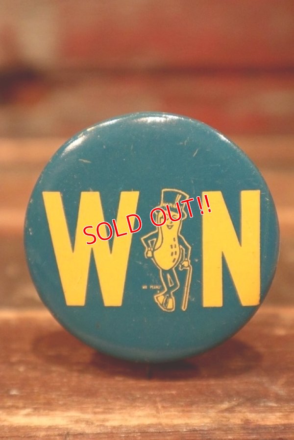 画像1: ct-220401-97 PLANTERS / MR. PEANUT Vintage Pinback "WIN"