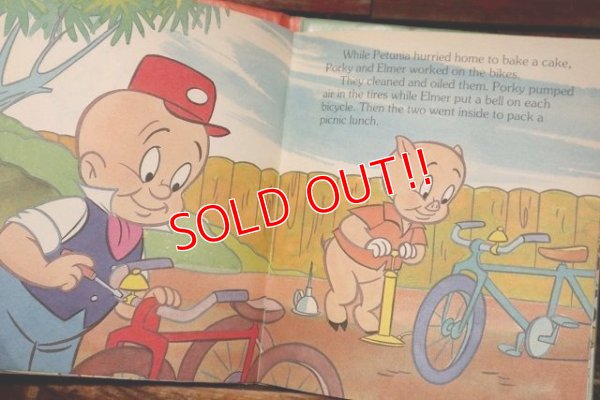 画像3: ct-220401-105 Bugs Bunny / A Golden Tell-A-Tale Book 1986 "BUGS BUNNY Rides Again"