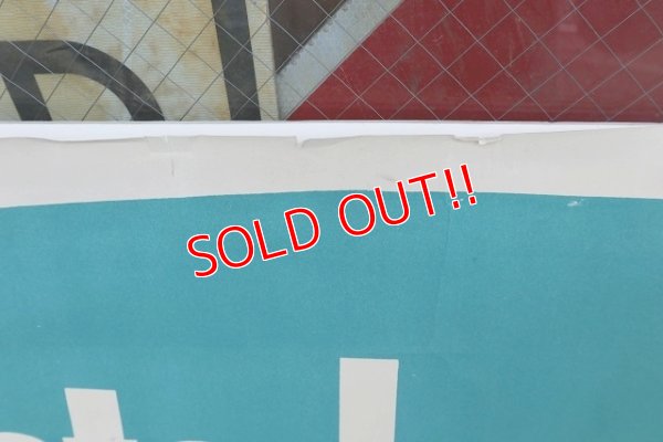 画像8: dp-220401-63 Mobil / "lasts longer stays stronger" Poster