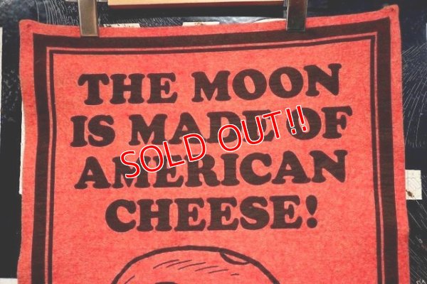 画像2: ct-220501-08 PEANUTS / 1960's Snoopy Banner "The Moon Is Made of American Cheese!"