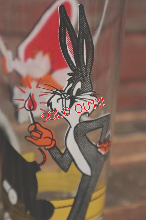 画像2: gs-220501-10 Bugs Bunny & Yosemite Sam / PEPSI 1976 Collector Series Glass