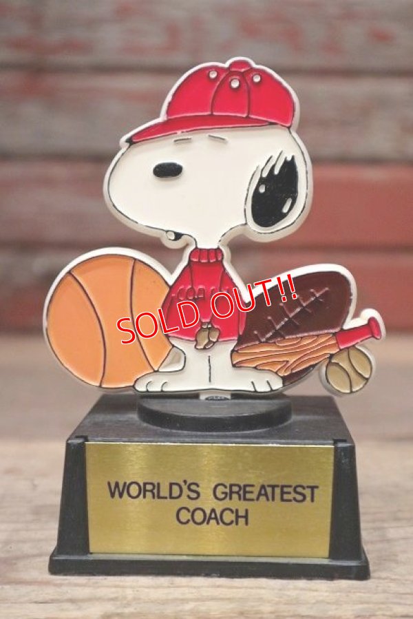 画像1: ct-220601-56 Snoopy / AVIVA 1970's Trophy "WORLD'S GREATEST COACH"