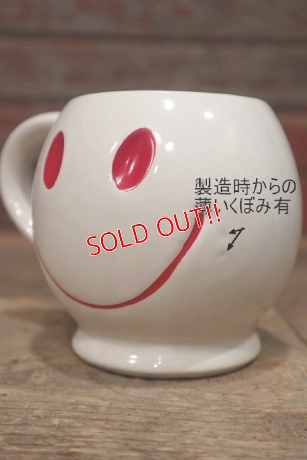 画像2: dp-220401-39 McCOY POTTERY / 1970's Smiley Face Mug (White×Red)