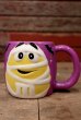 画像1: ct-220601-01 MARS / M&M's 2002 Ceramic Mug "Yellow・Mummy" (1)