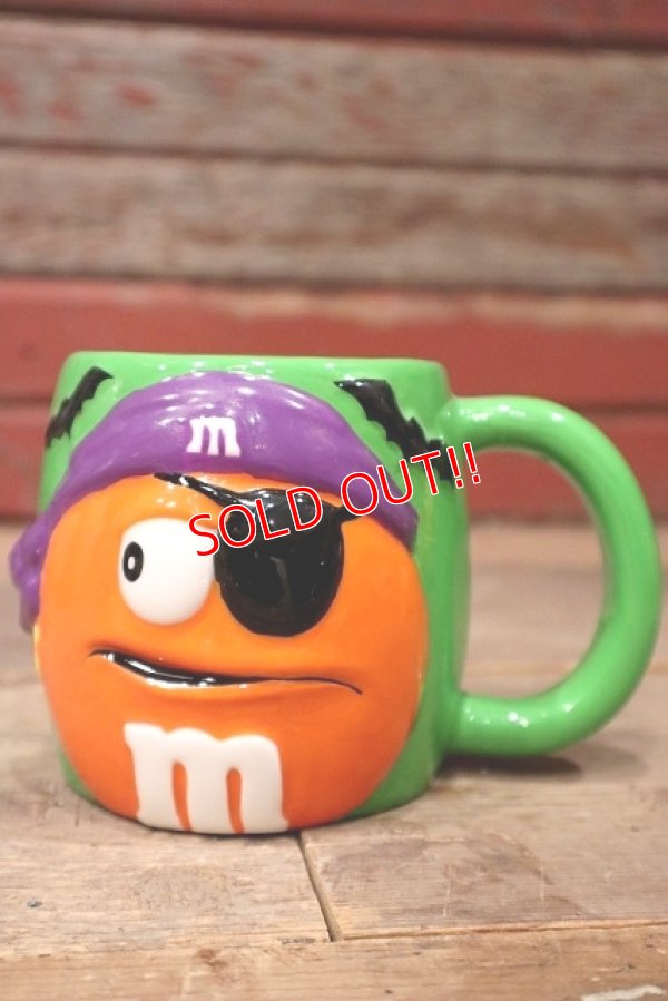 画像1: ct-220601-01 MARS / M&M's 2002 Ceramic Mug "Orange・Pirate"