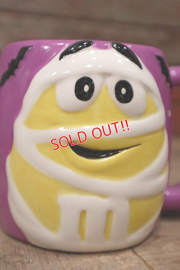 画像2: ct-220601-01 MARS / M&M's 2002 Ceramic Mug "Yellow・Mummy"