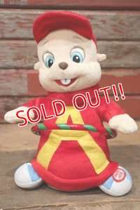 ct-220801-31 Alvin and the Chipmunks / 2010 Hula Hoop Christmas Singing Doll