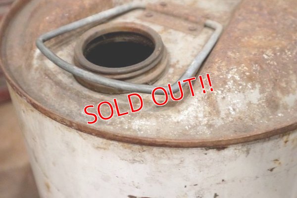 画像9: dp-220810-04 TEXACO / 1960's 5 U.S.Gallons Oil Can