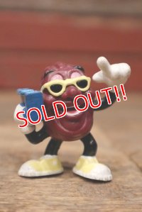 ct-201114-125 California Raisins / 1987 PVC Figure "Captain Toonz"